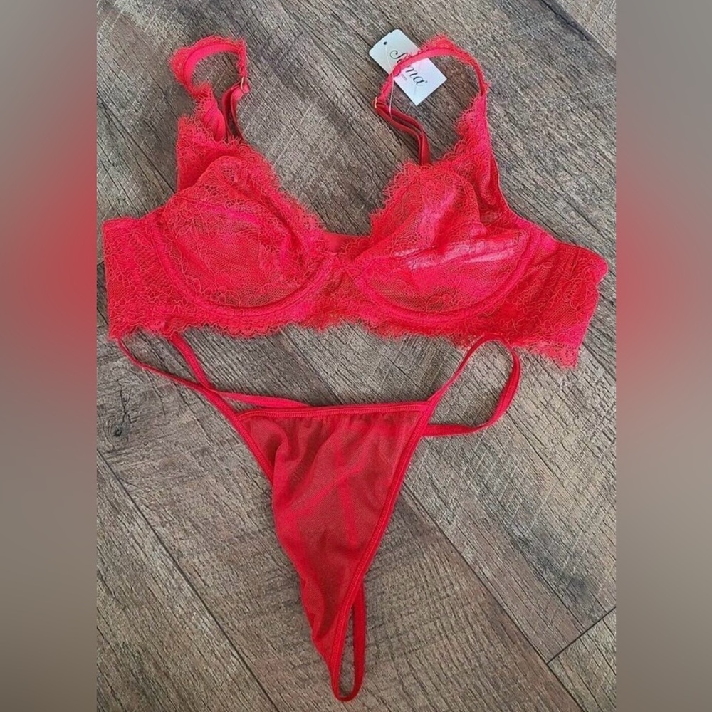 Soma Sensuous Chantilly Plunge Bra and thong- Cherry Red